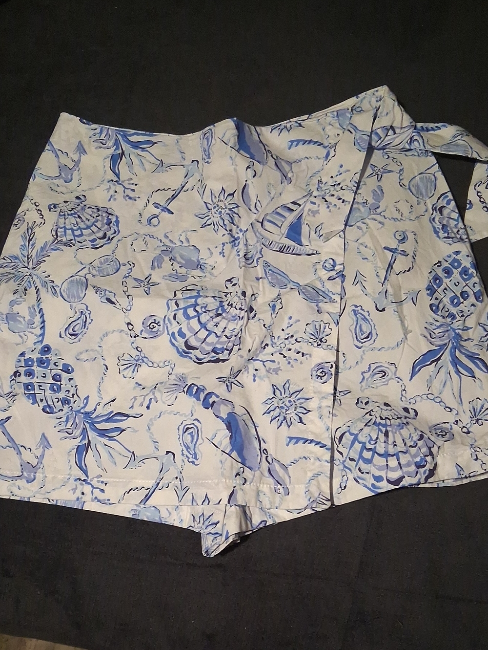 Lilly Pulitzer White and Blue Seashell Print Skort